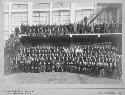 Employees factory 1924